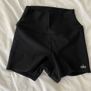 ALO YOGA black booty shorts
